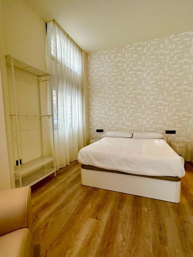 Apartamentos Sunsets Malaga Centro エクステリア 写真