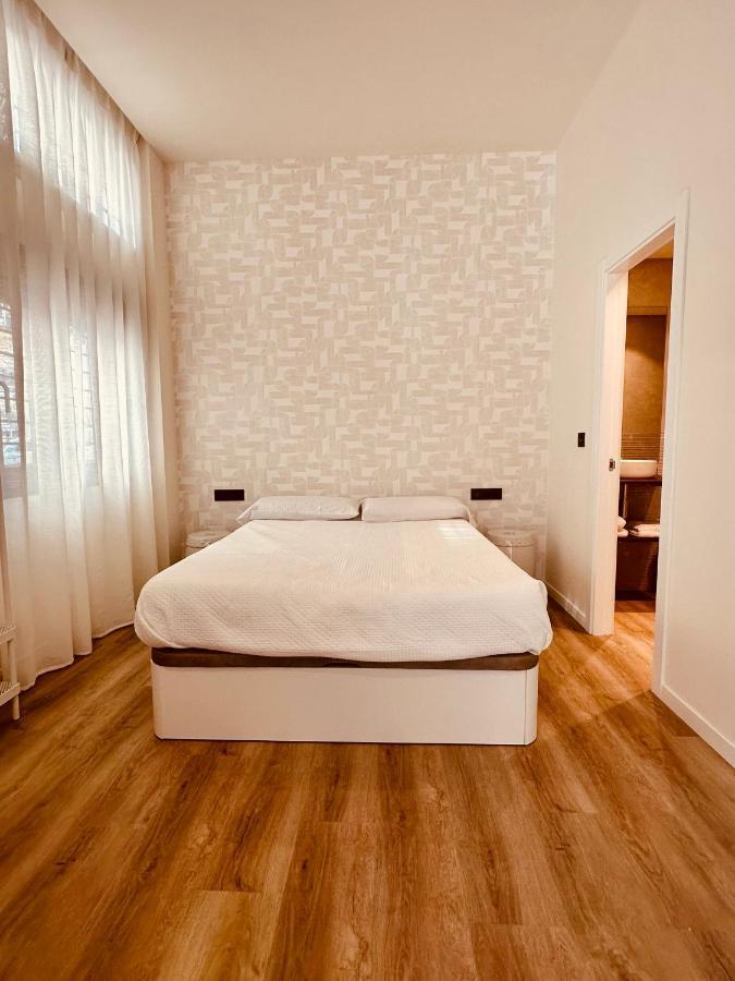 Apartamentos Sunsets Malaga Centro エクステリア 写真